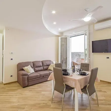 Apartment Le Duex Freiver Genoa